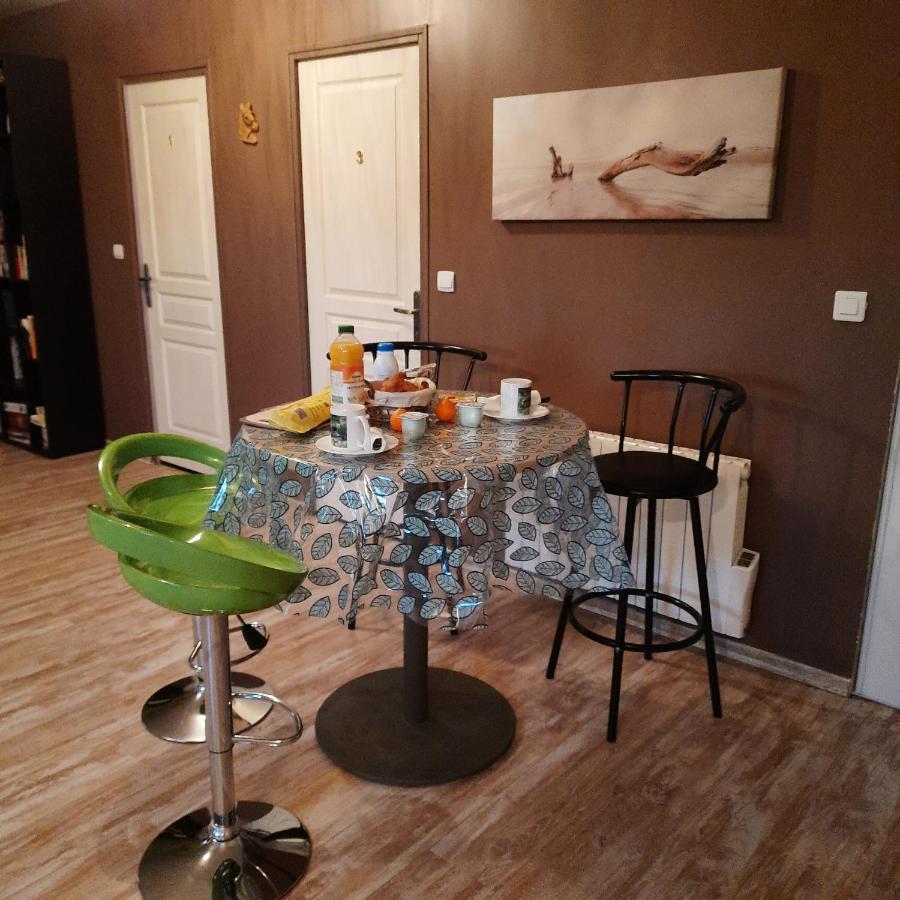 Un Petit Coin De Paradis 2 Clairfontaine Exterior foto